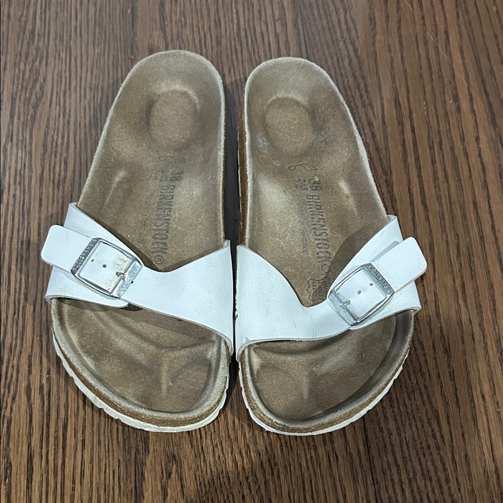 Birkenstock White Madrid strap buckle sandals sz 7